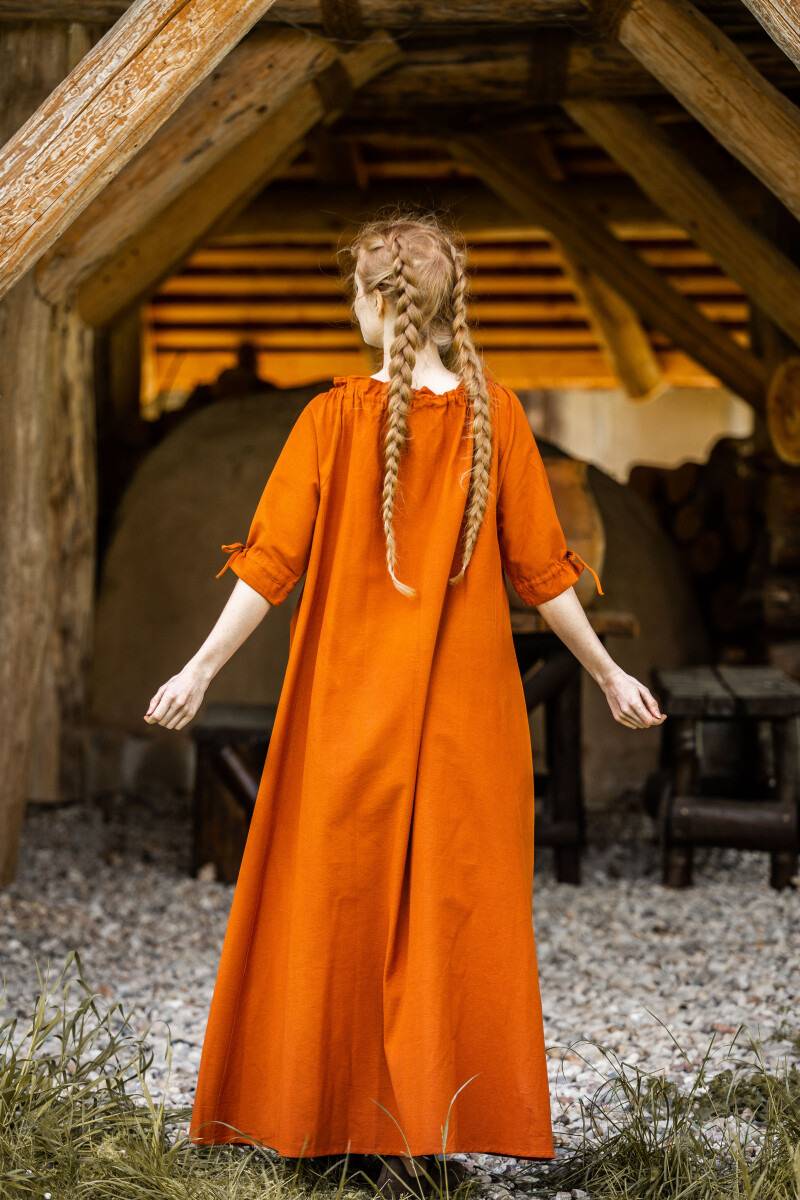 Mittelalterkleid in Rostfarbe