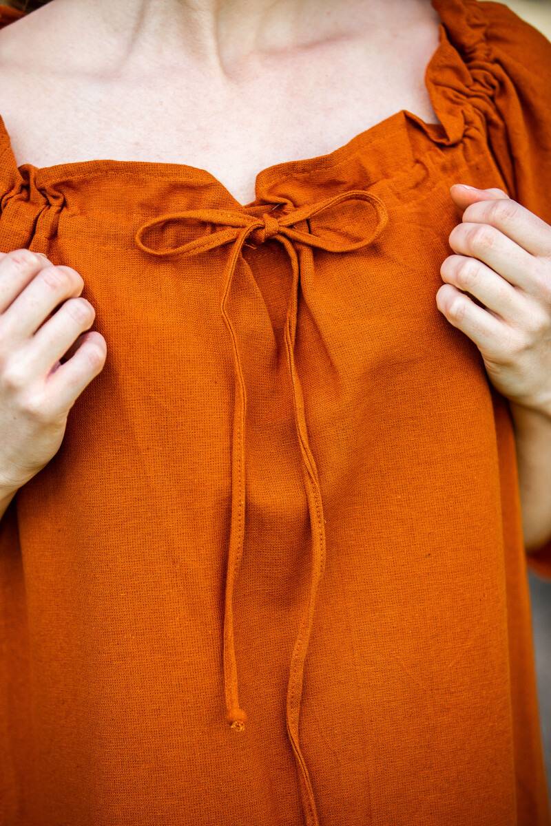 Mittelalterkleid in Rostfarbe