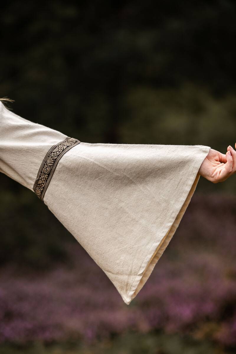 Mittelalterkleid in Natur