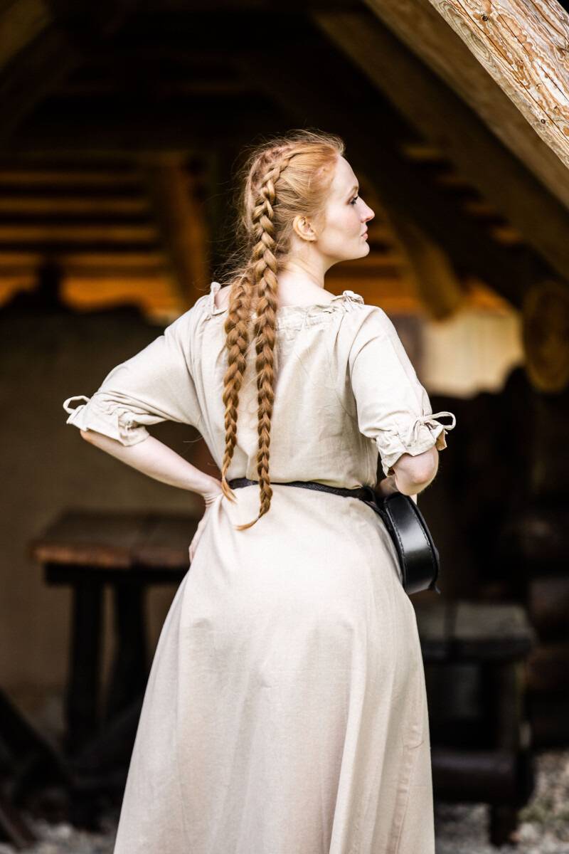 Mittelalterkleid in Hanffarbe