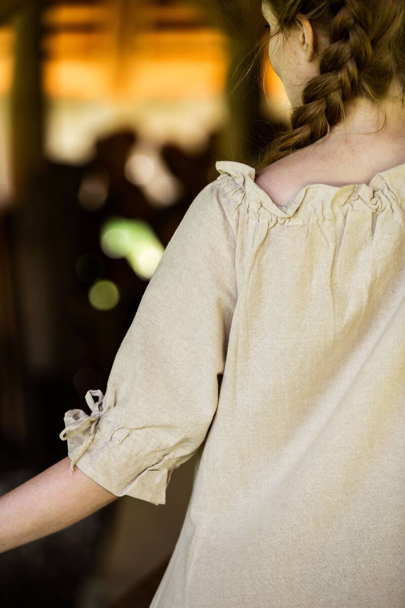 Mittelalterkleid in Hanffarbe