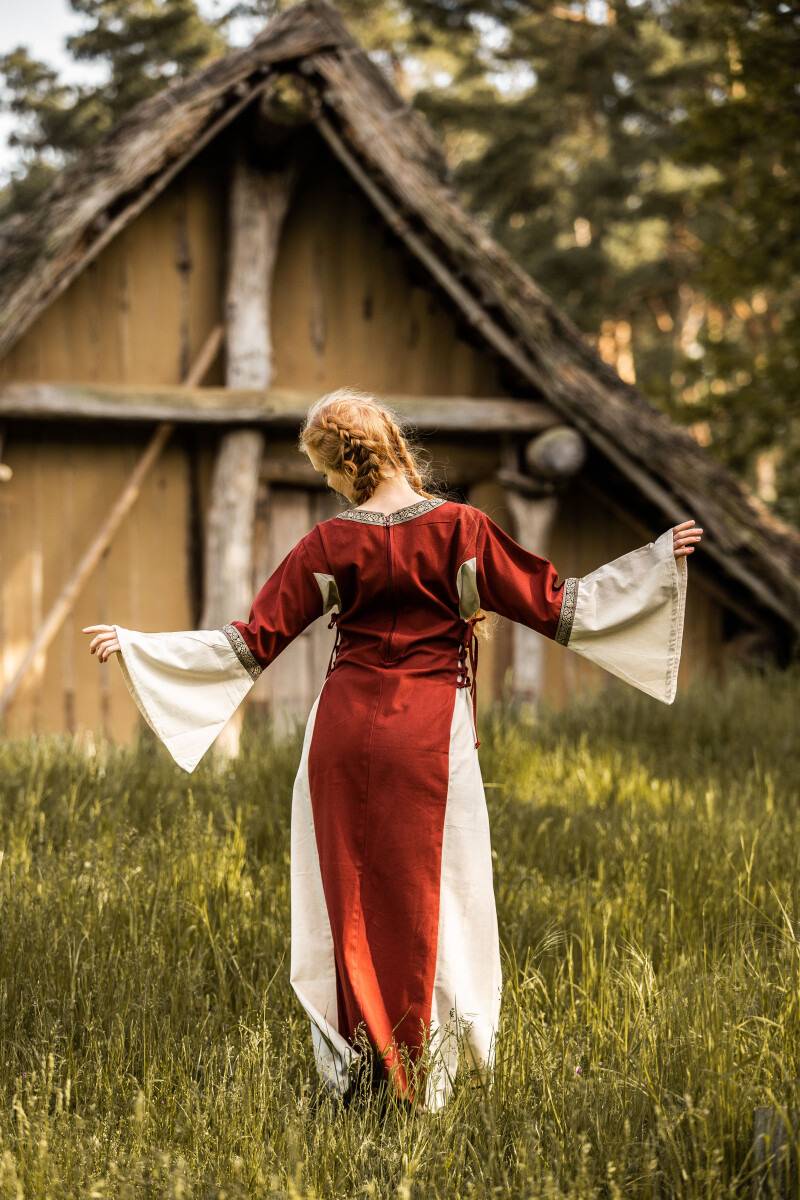 Middeleeuwse Jurk in Natuur - Rood