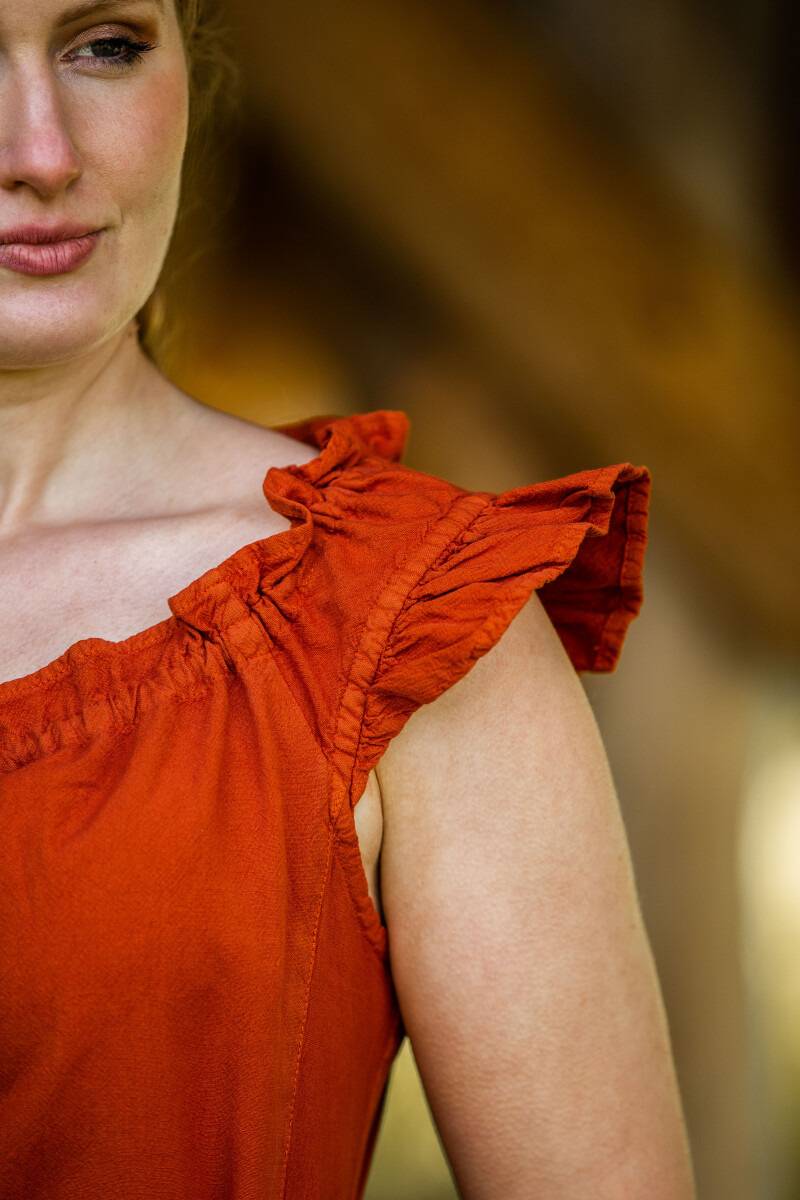 ​Bodenlanges Mittelalter Kleid mit Schulterrüsche in Rost