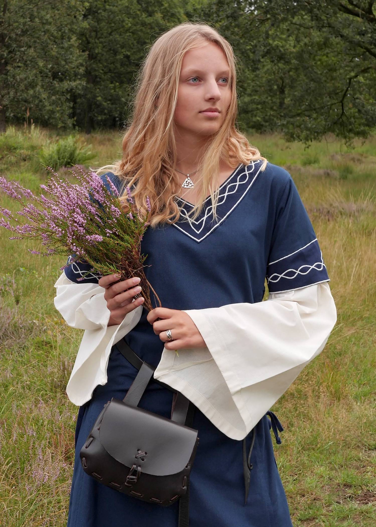 Middeleeuwse Jurk in Blauw-Natuur 12e eeuws