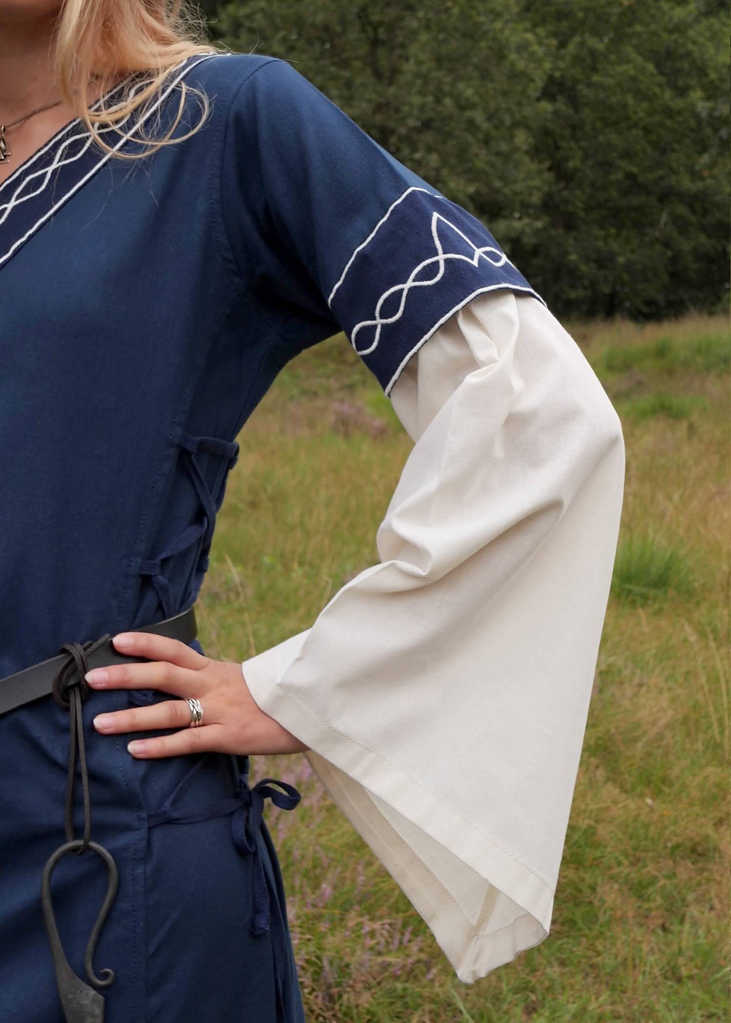 Middeleeuwse Jurk in Blauw-Natuur 12e eeuws