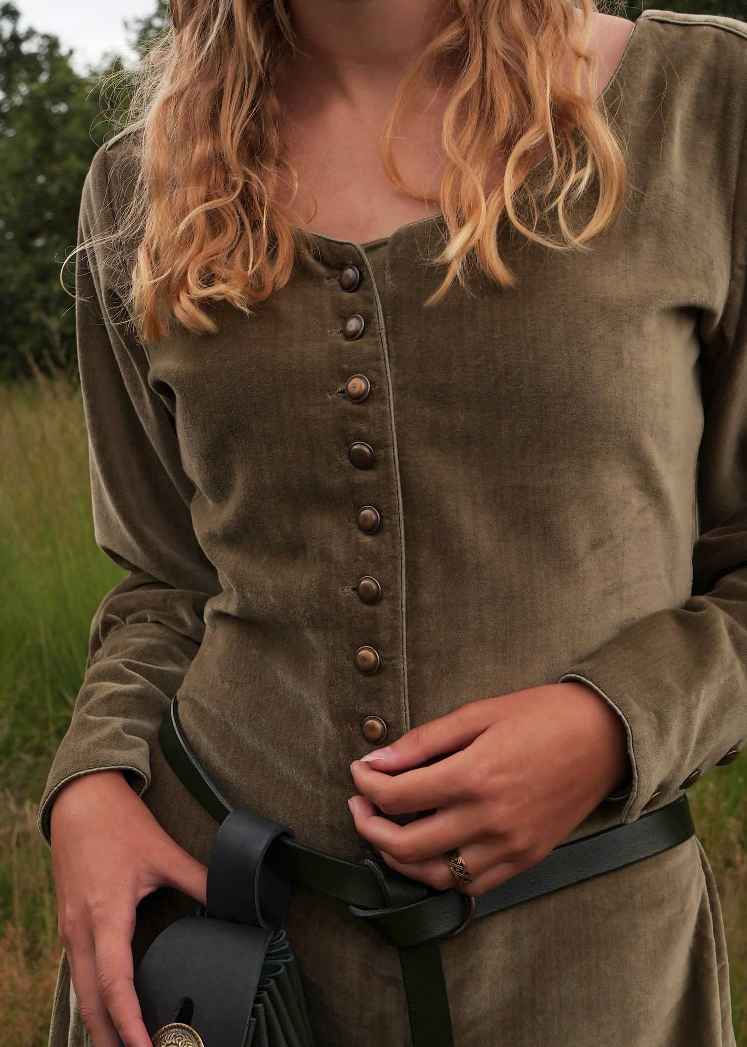 Mittelalterkleid aus Samt, langärmelig, grün 13Jh-15Jh.