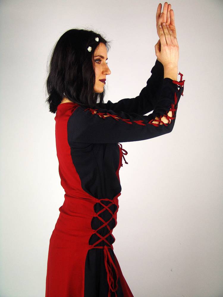 Mittelalterkleid Rot-Schwarz (AUSVERKAUF)