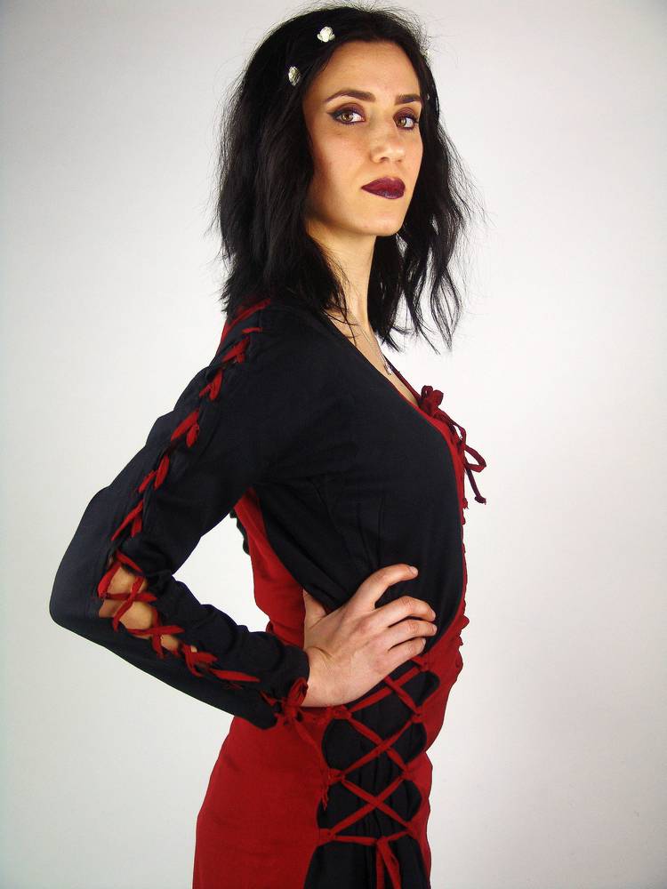 Mittelalterkleid Rot-Schwarz (AUSVERKAUF)