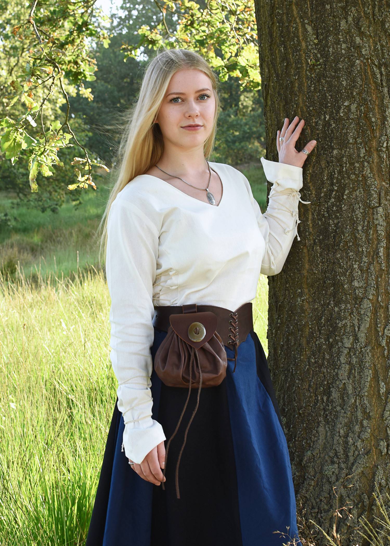 Middeleeuwse Rok, wijd uitlopend in Zwart/Blauw