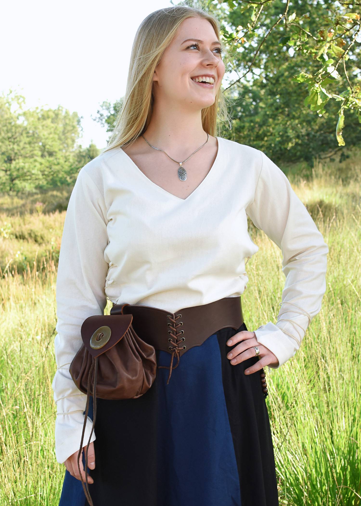Middeleeuwse Rok, wijd uitlopend in Zwart/Blauw