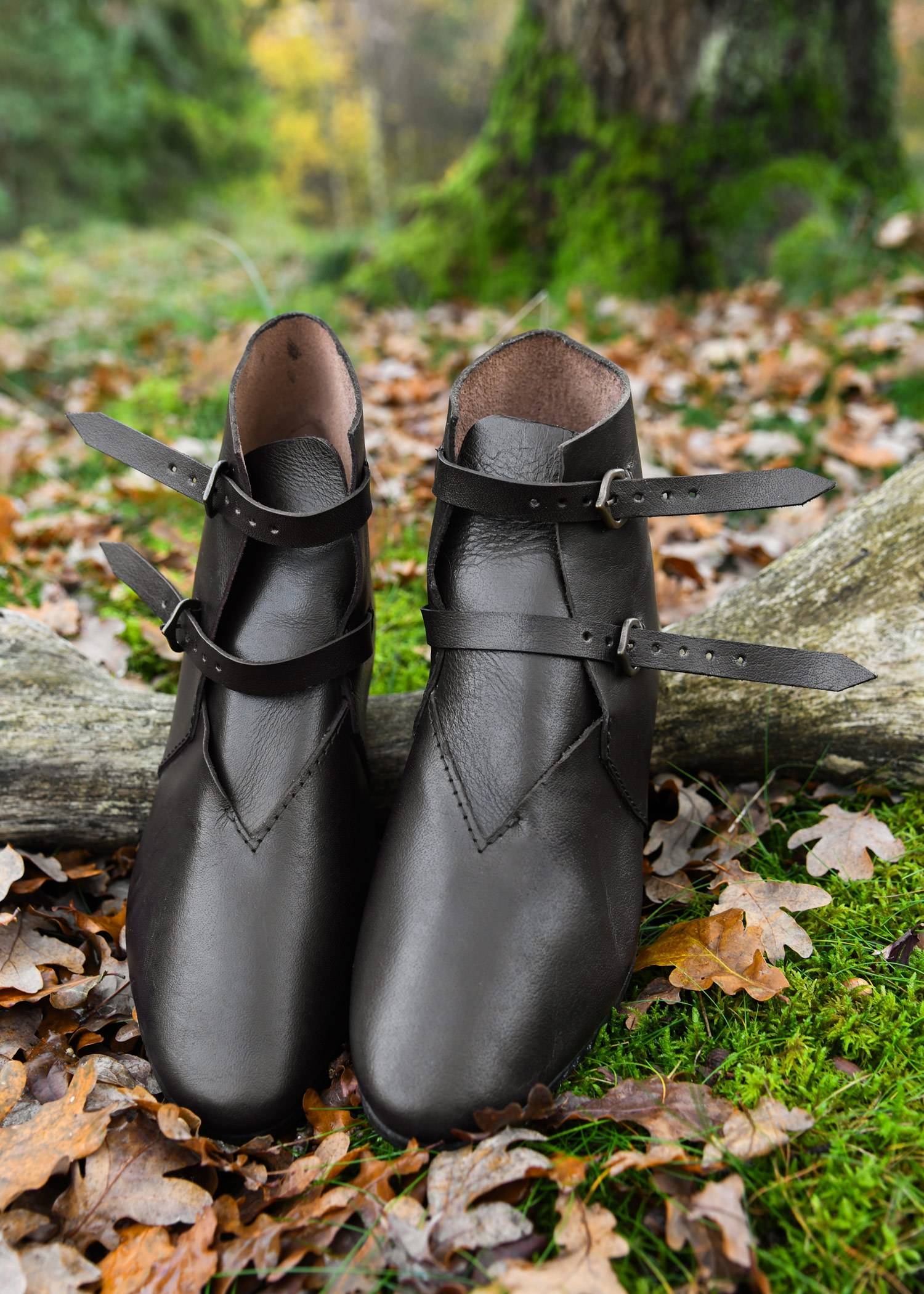 Mittelalterliche Schnallenschuhe, ca. 1250 bis 1500 dunkelbraun