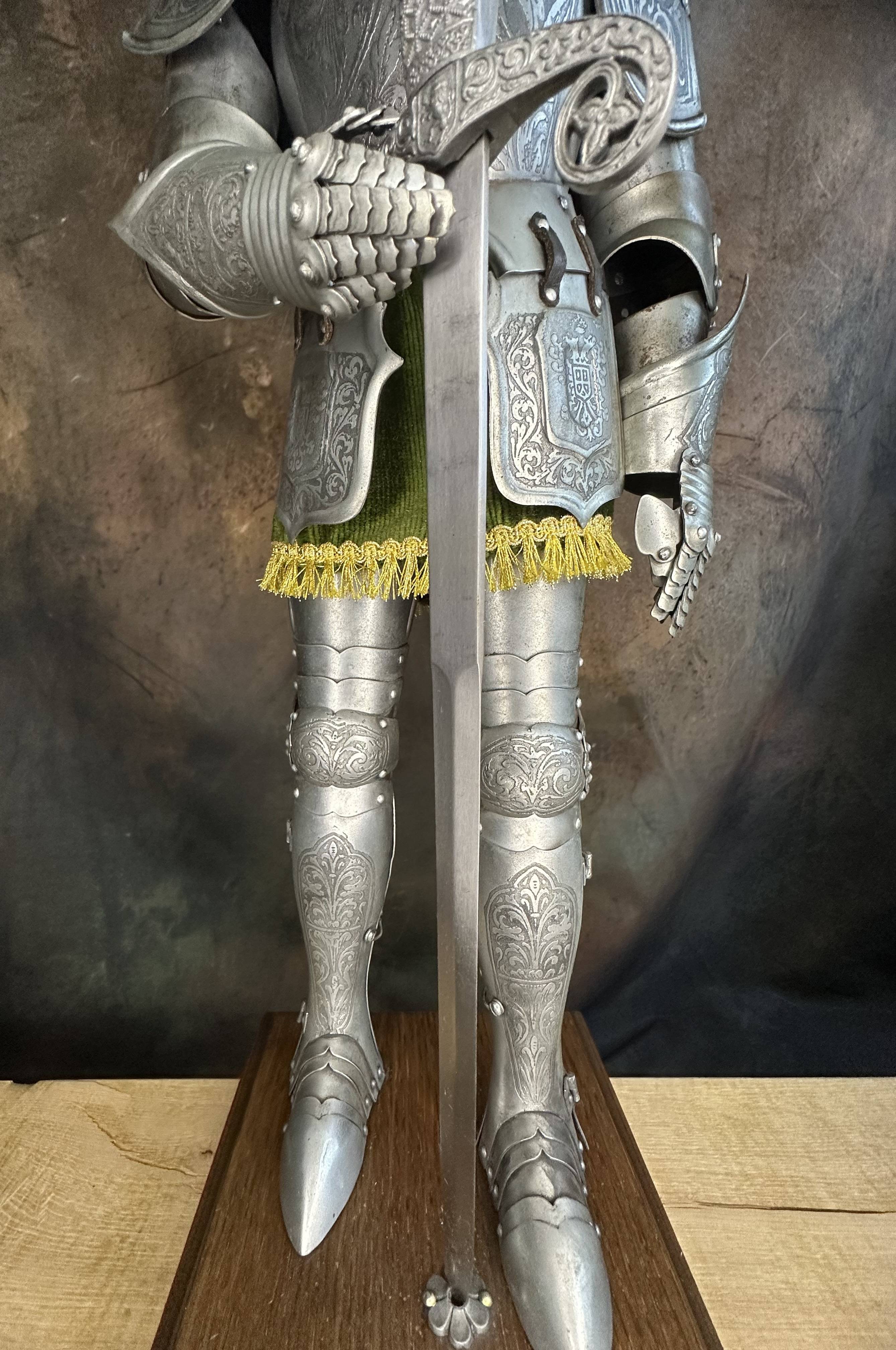 Marto Mini harnas met Zwaard, 63 cm