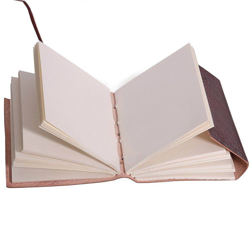Ledergebundenes Tagebuch mit keltischem Mandala