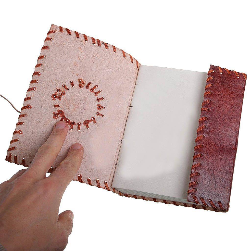 Mittelalterliches Lederbuch Notizbuch Tagebuch mit Stein