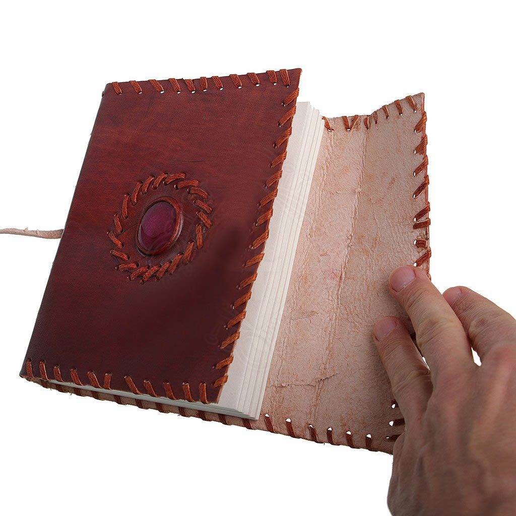 Mittelalterliches Lederbuch Notizbuch Tagebuch mit Stein