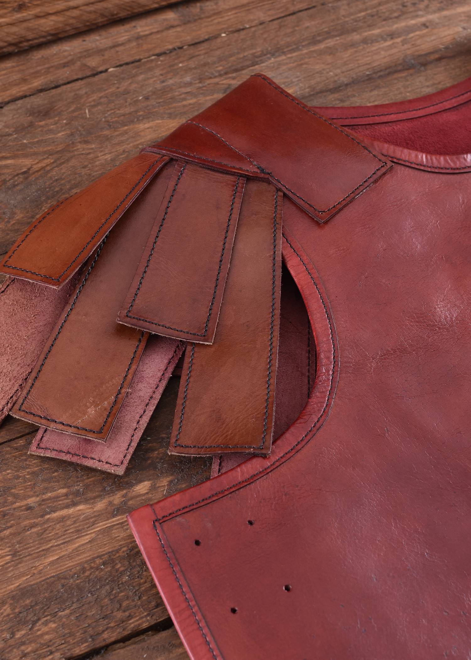 ​Römische Subarmalis, Panzerunterkleid aus Leder