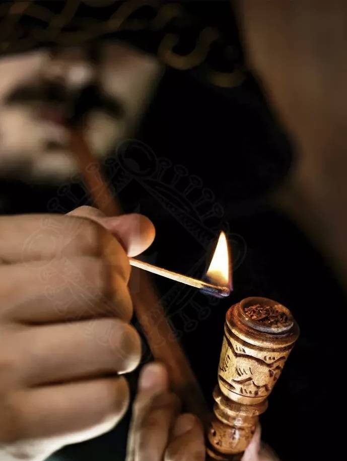 Lange "Churchwarden" tabakspijp, acaciahout, 17e-19e eeuws