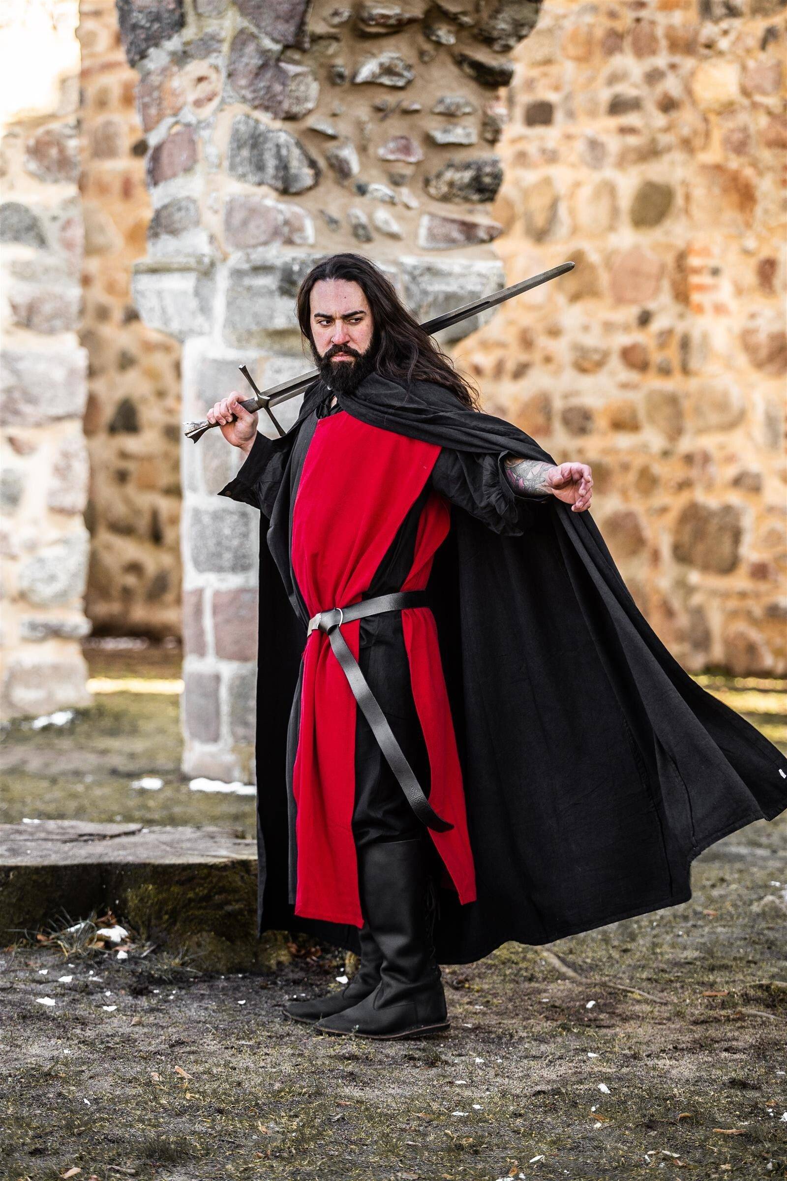 Tempeliers Cape, katoen in Zwart/Rood, 131 cm