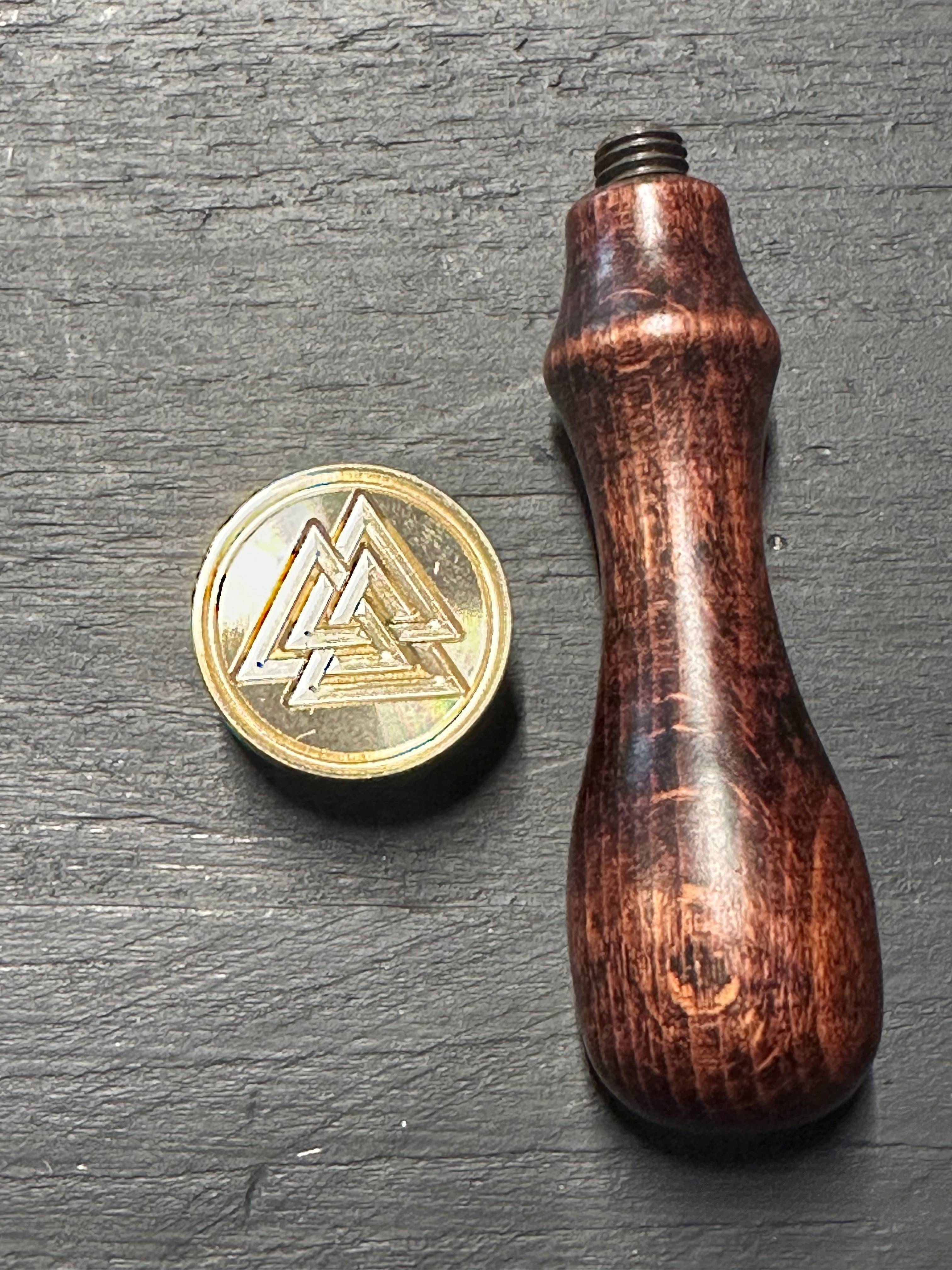 ​​​​​​Zegelstempel met Valknut logo