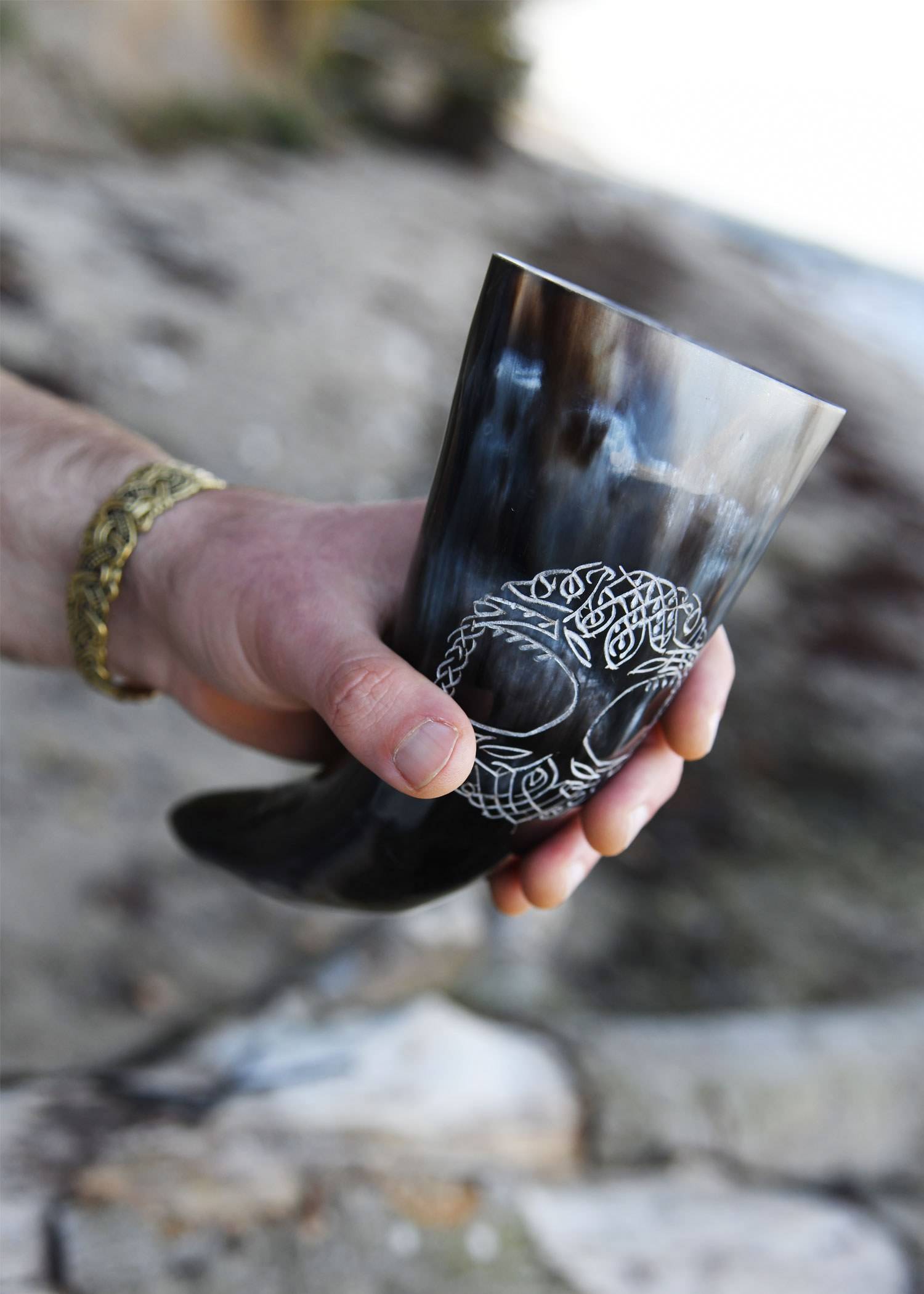 ​Yggdrasil  Drinkhoorn met Standaard
