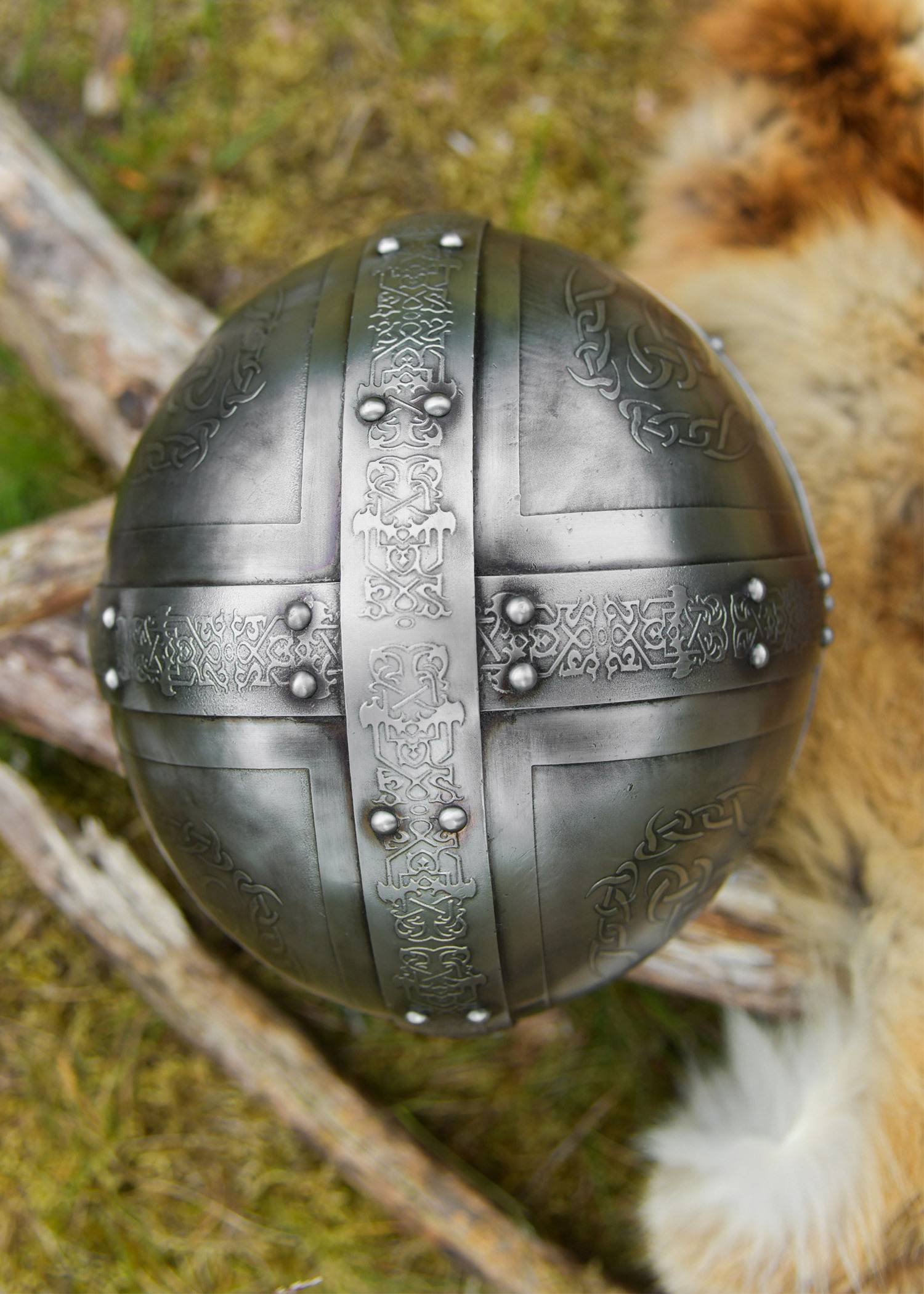 Vikingbrilhelm met leren binnenwerk, 10e eeuw, 1,6 mm staal