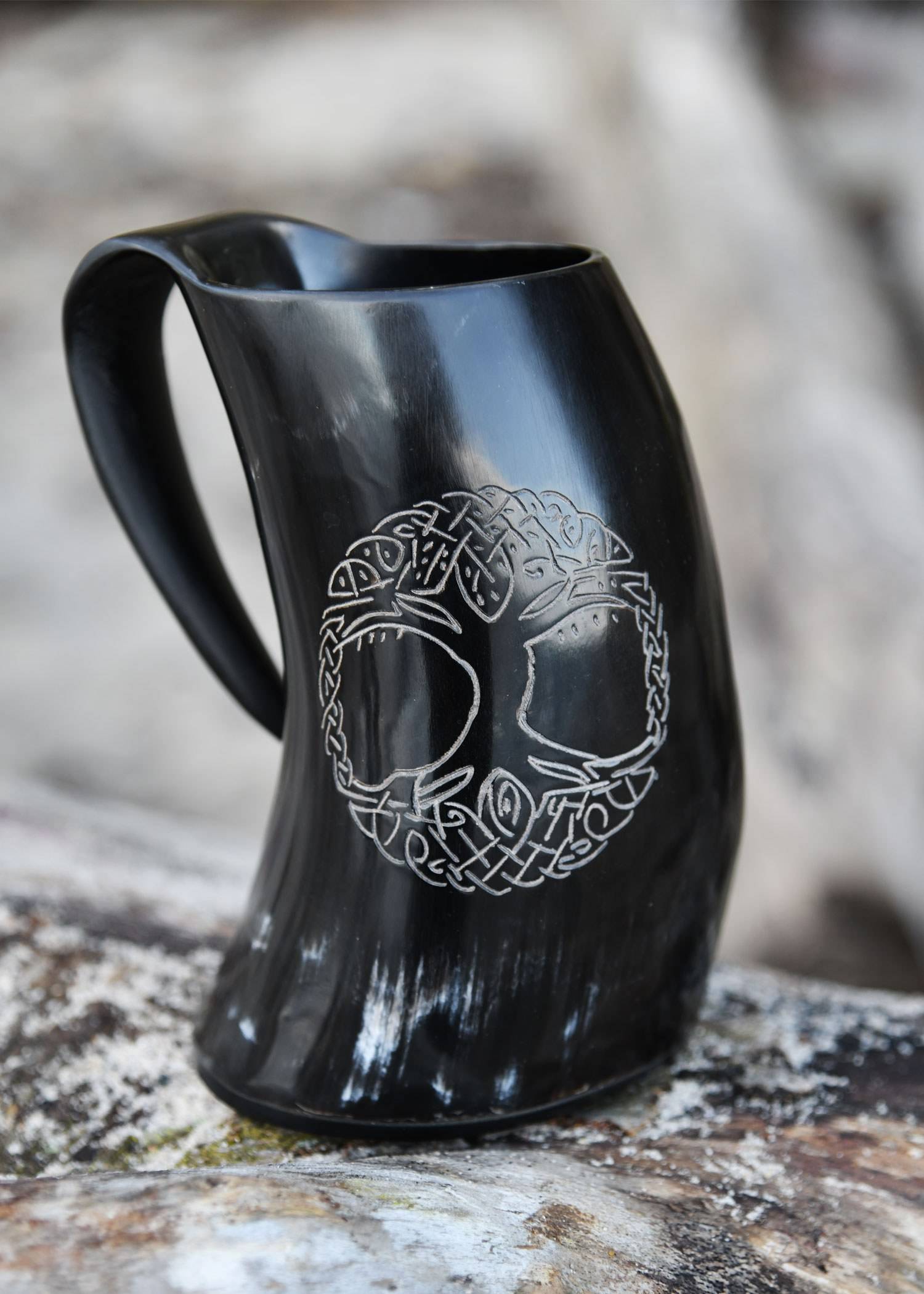 ​Großer Wikinger Trinkbecher / Bierkrug aus echtem Horn mit Yggdrasil, die Weltenesche