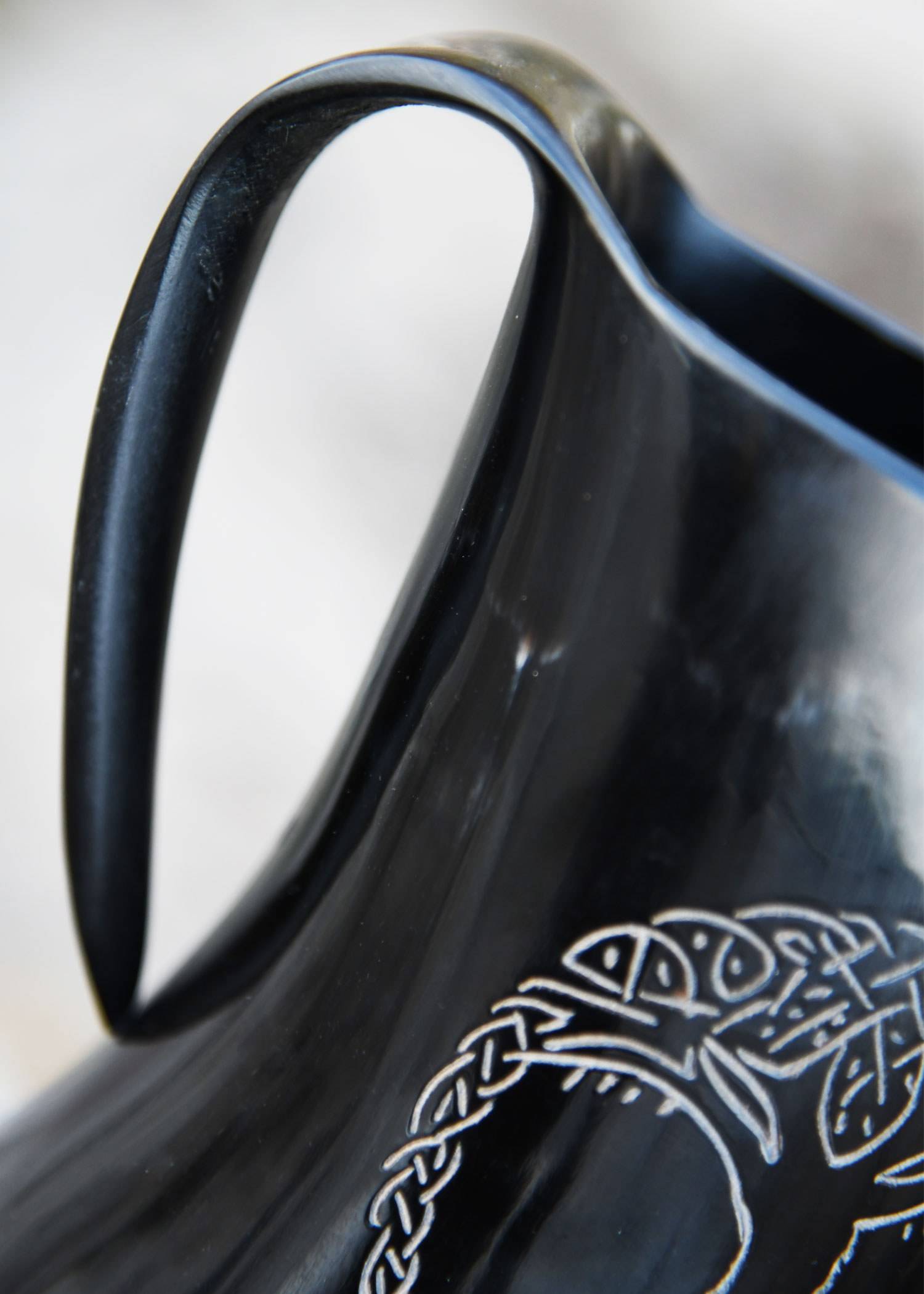 Viking Drinkbeker/Bierpul gemaakt van echt hoorn met Yggdrasil, de Wereldas