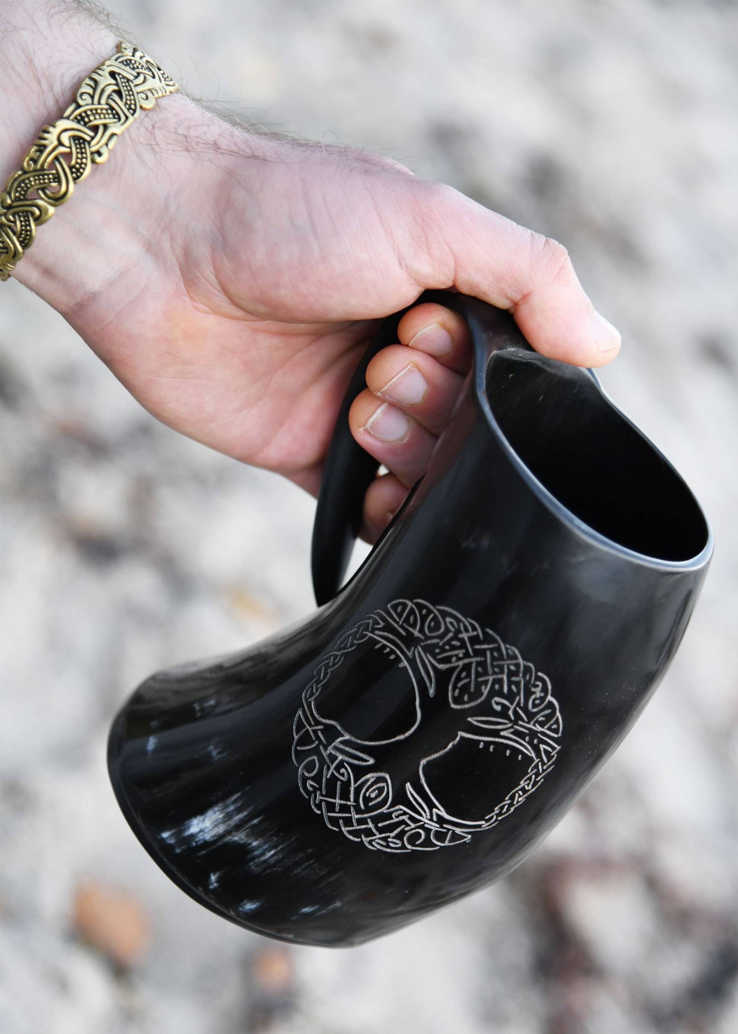 Viking Drinkbeker/Bierpul gemaakt van echt hoorn met Yggdrasil, de Wereldas