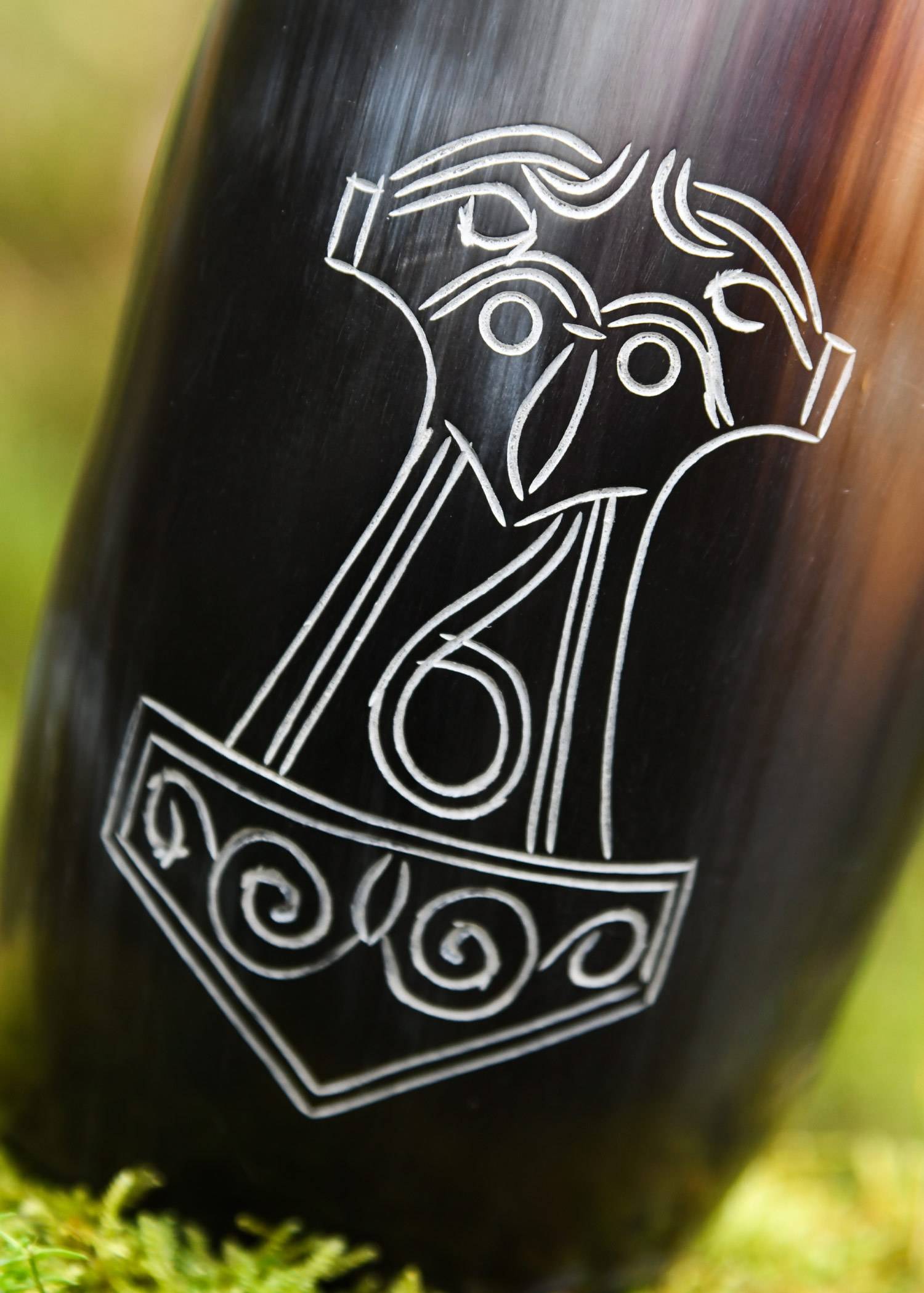 Trinkbecher aus echtem Horn, ohne Henkel mit Mjölnir, Thorshammer