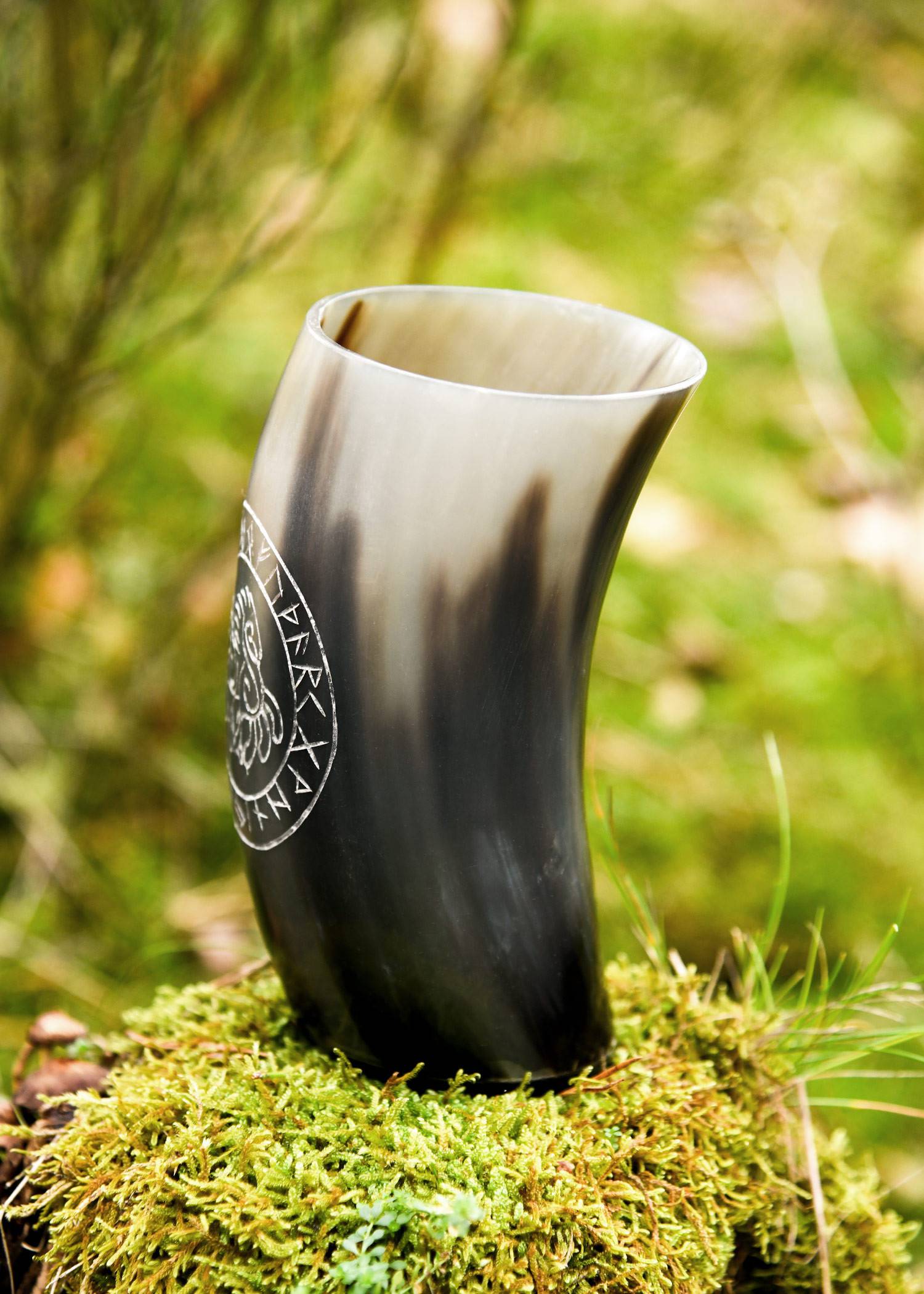 Viking Drinkbeker met Sleipnir, gemaakt van echt hoorn, zonder handvat