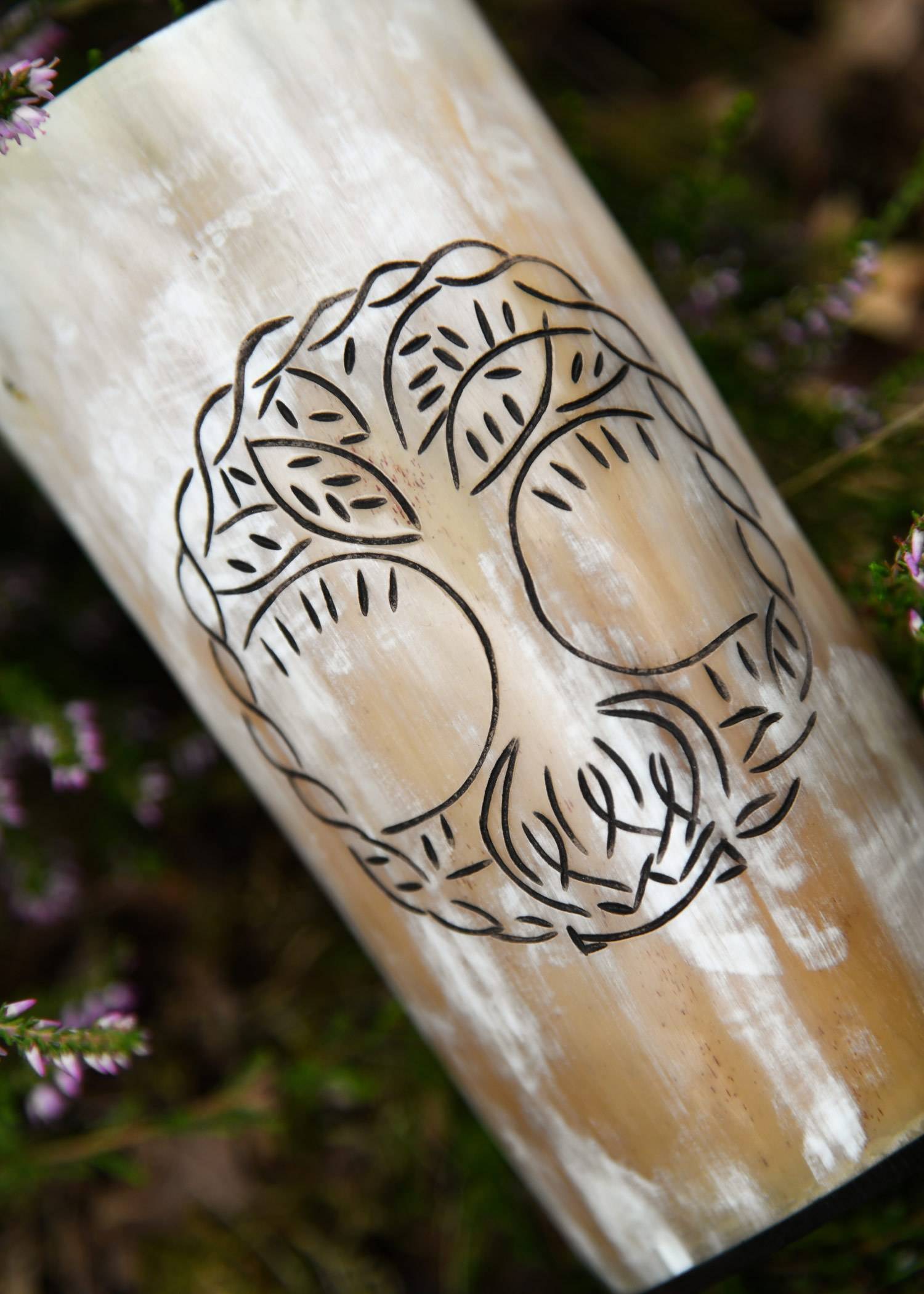 Viking Yggdrasil drinkbeker van echt hoorn, zonder handvat