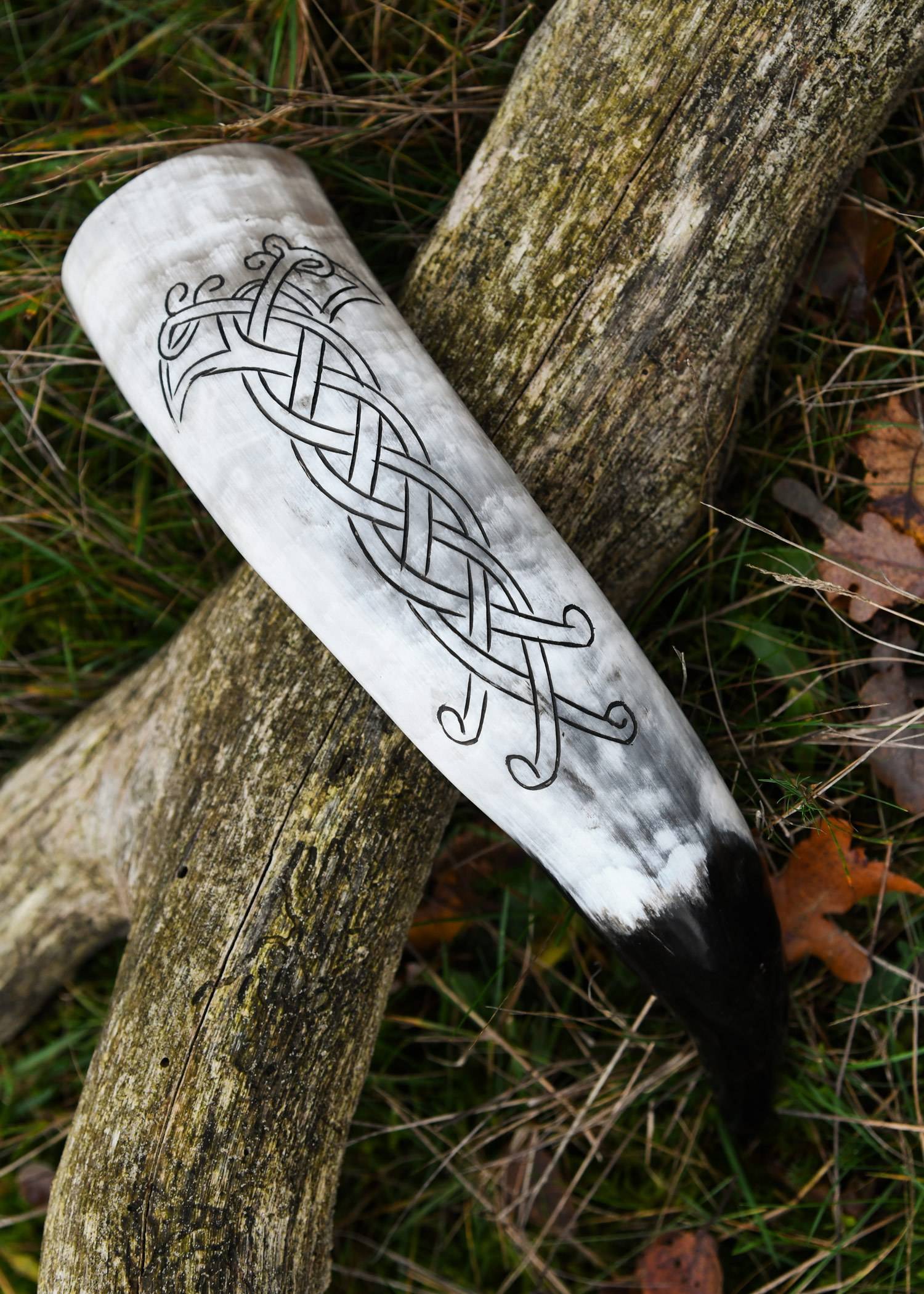 Viking Drinkhoorn van Hoorn met Raven in Knooppatroon