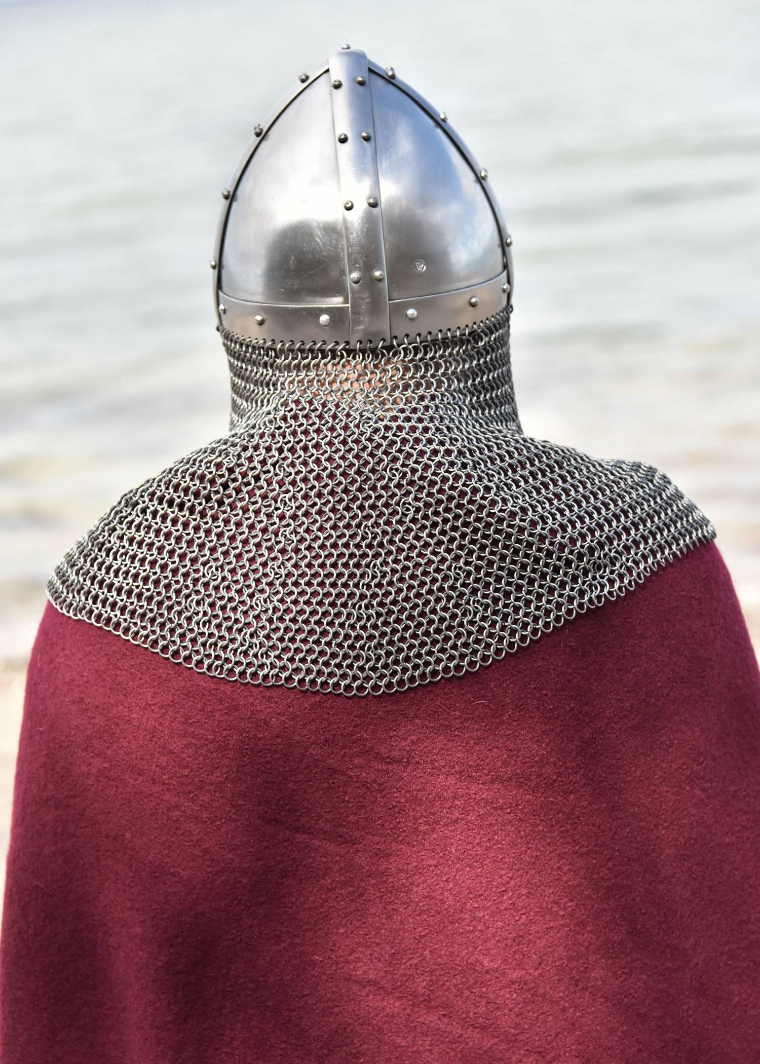 Vendelzeitlicher Spangenhelm mit Kettenbrünne
