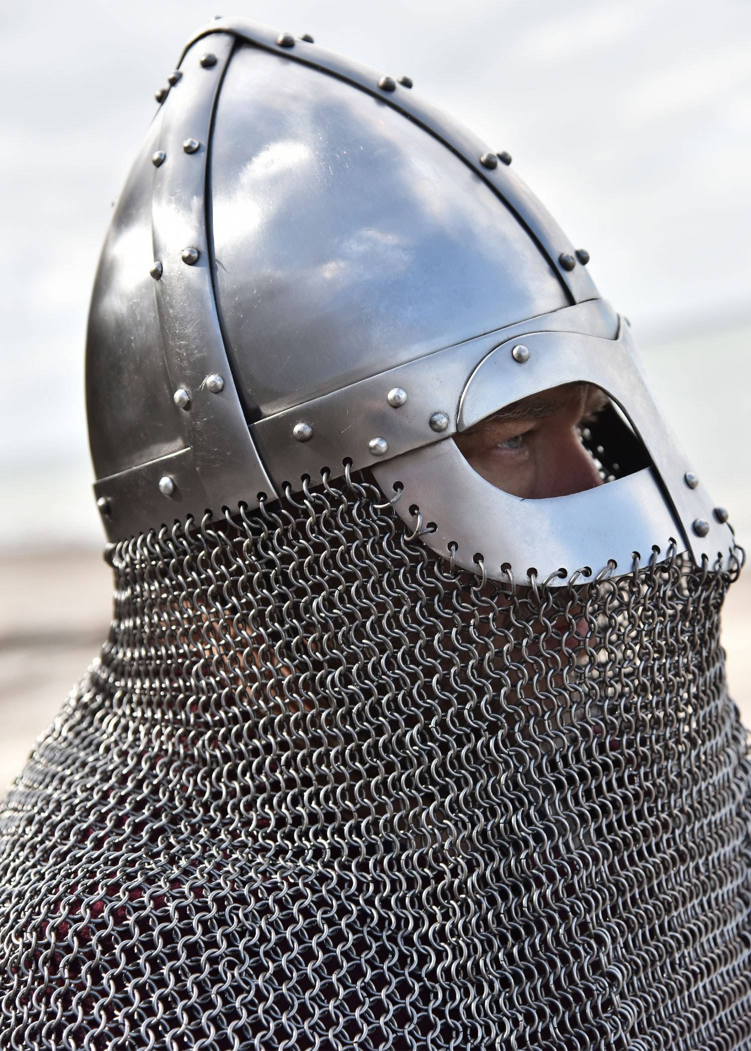 Vendelzeitlicher Spangenhelm mit Kettenbrünne