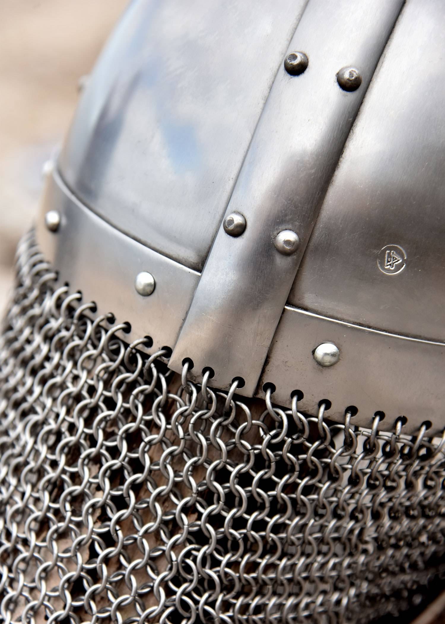 Vendelzeitlicher Spangenhelm mit Kettenbrünne