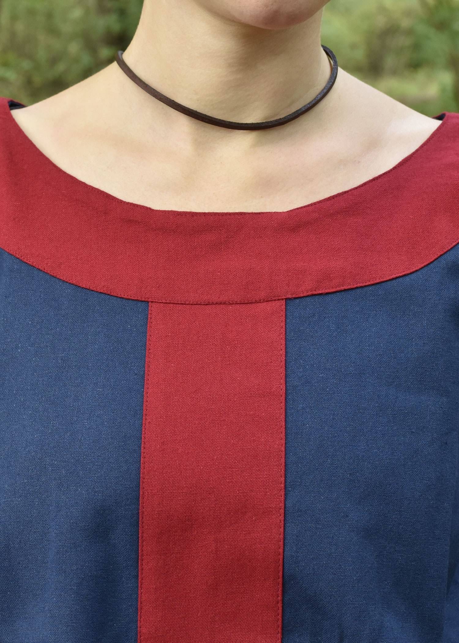 Wikinger, Frühmittelalterliches Kleid in Blau/Rot aus den 6Jh. - 9Jh.