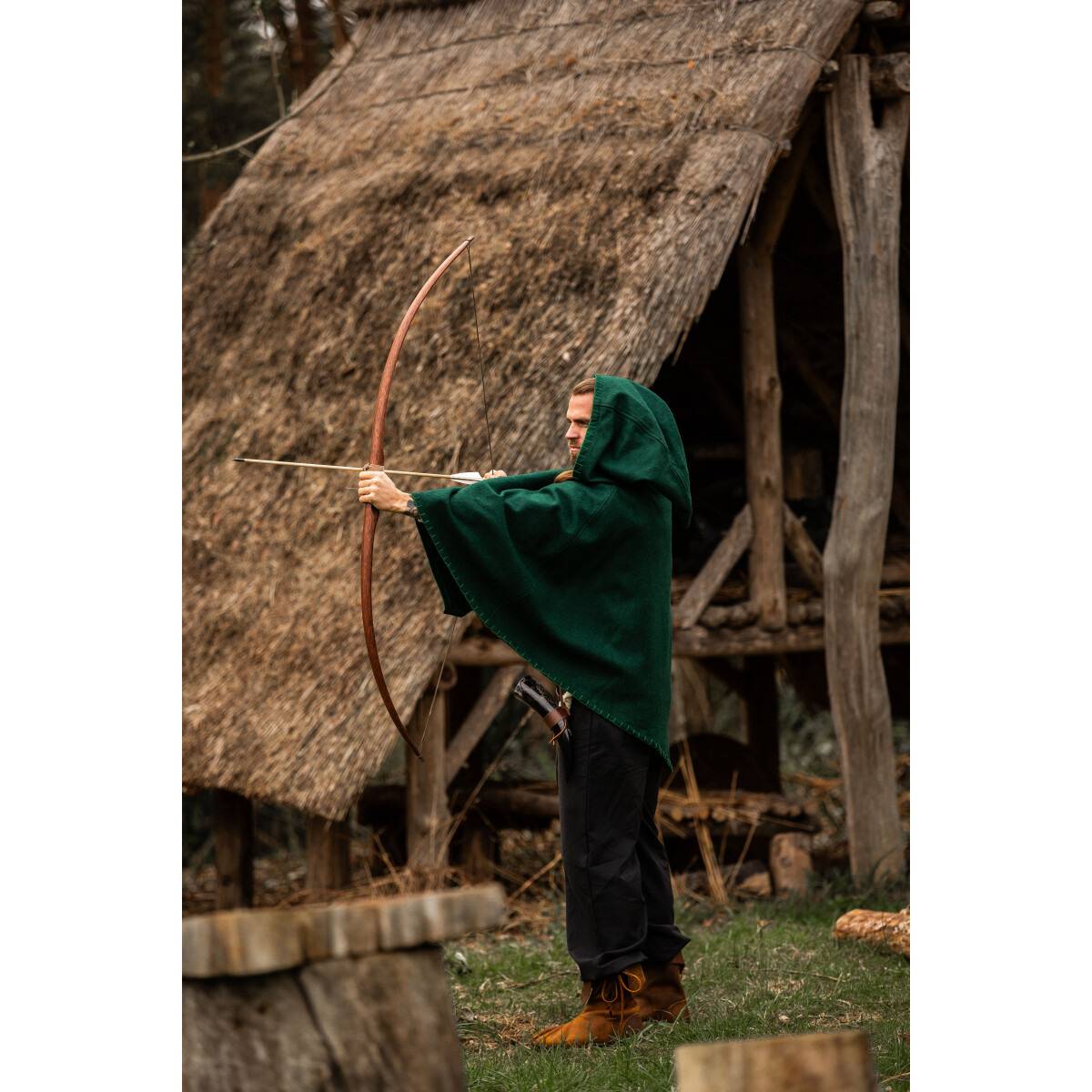 Wikinger Gugel in Grun mit Grossen Kragen