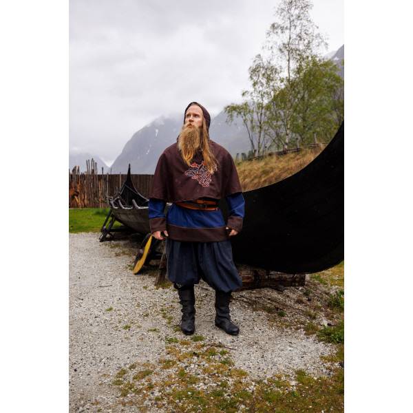 ​Wikinger Wollgugel "Bjorn" Braun mit Handstickerei