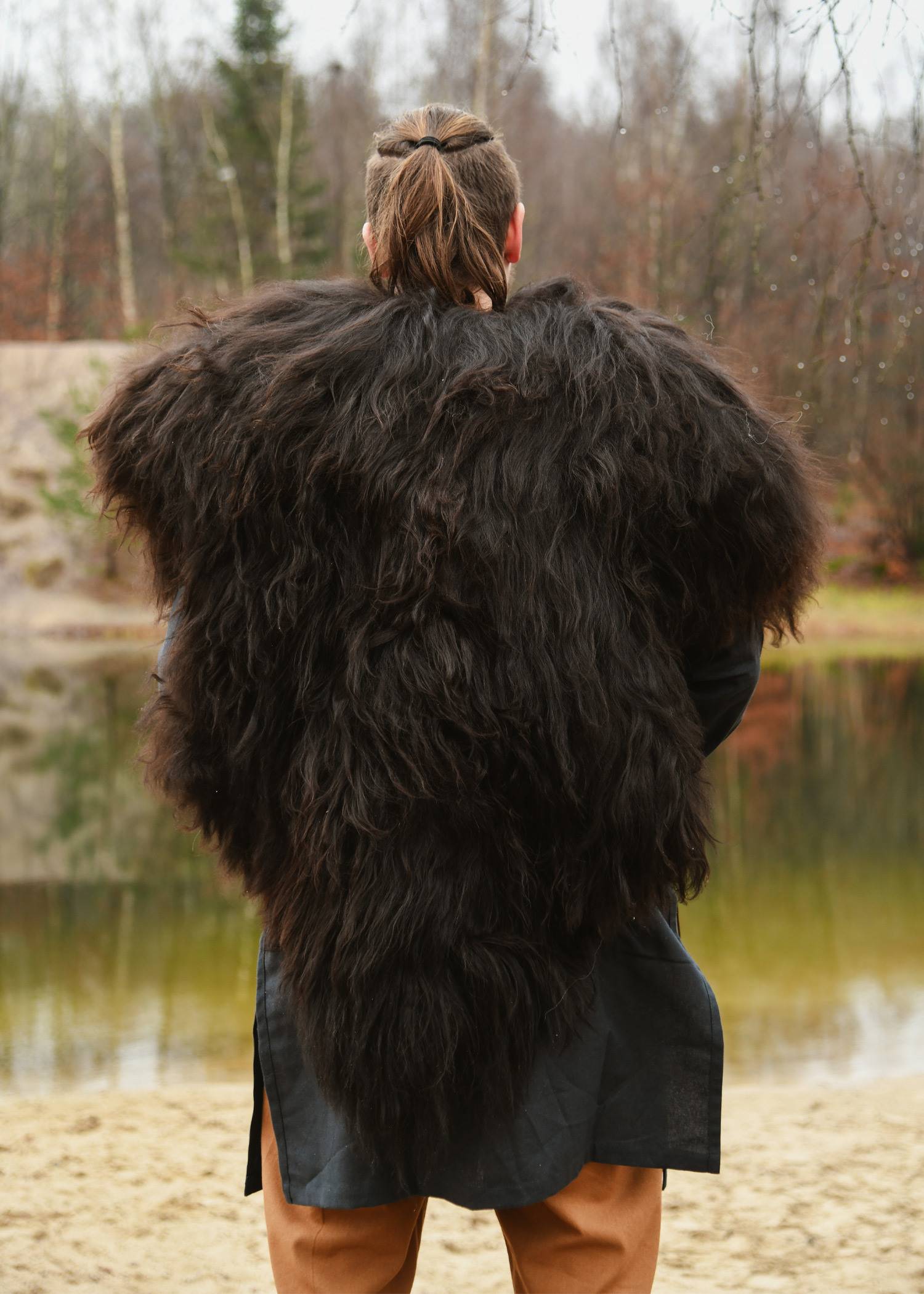 ​Wikinger Schulterfell, Fellumhang Berserker Schwarz