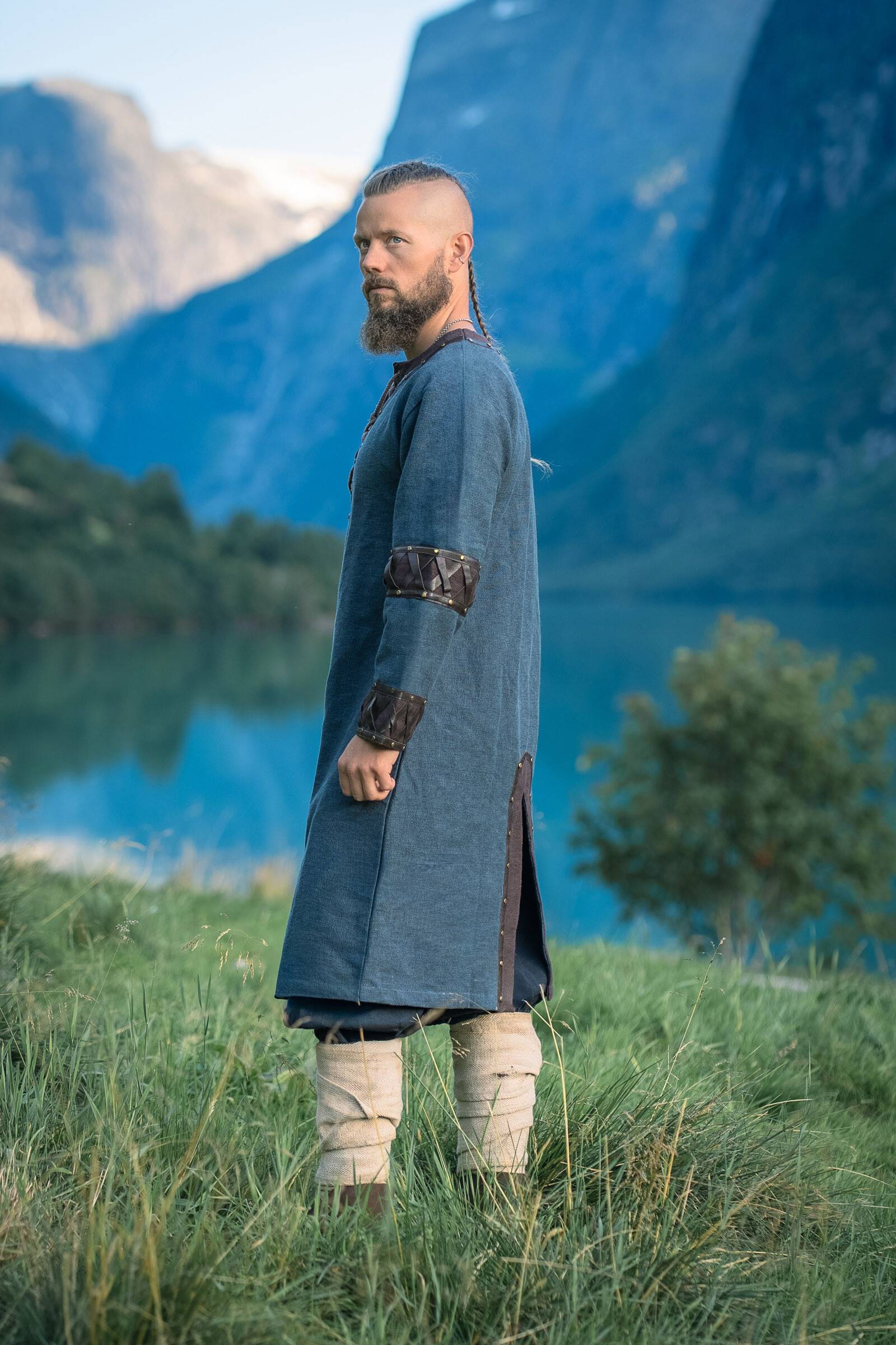Vikingtuniek voor heren met leren applicaties in Blauw