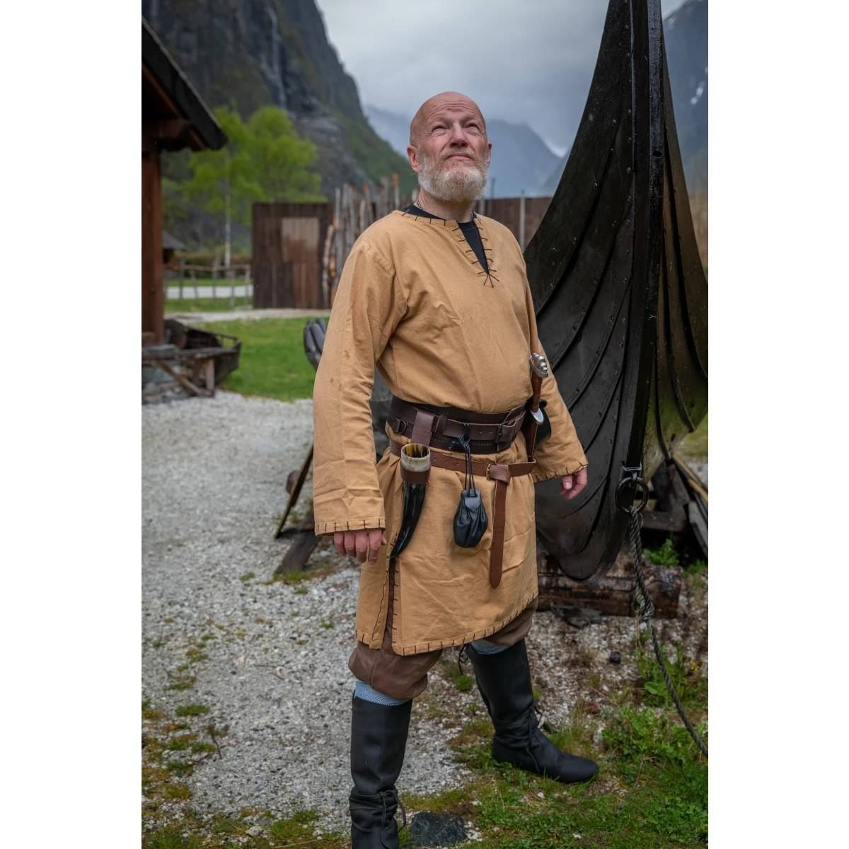 ​Wikinger Tunika in 100% Baumwollen in Honigfarbe
