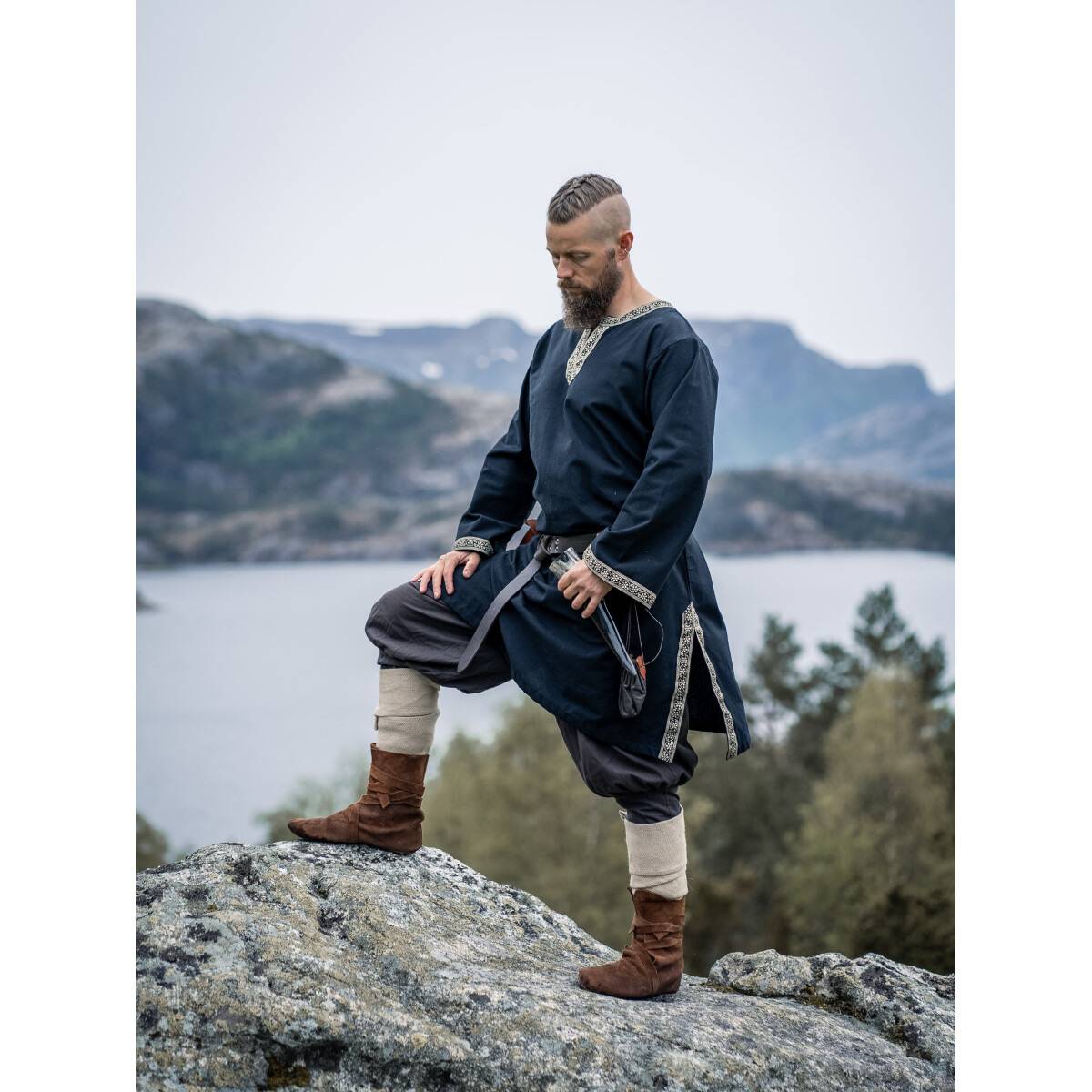 Viking-Romeins-Middeleeuws Tuniek in Zwart