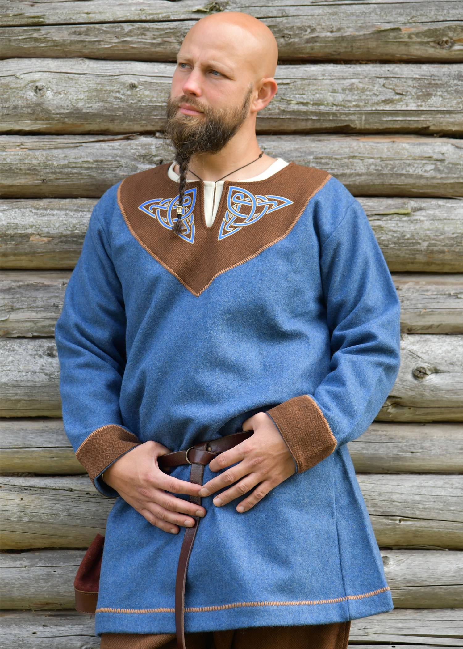 Vikingtuniek Ragnar met Keltisch borduurwerk – Gevilte wolmix, blauw gemêleerd
